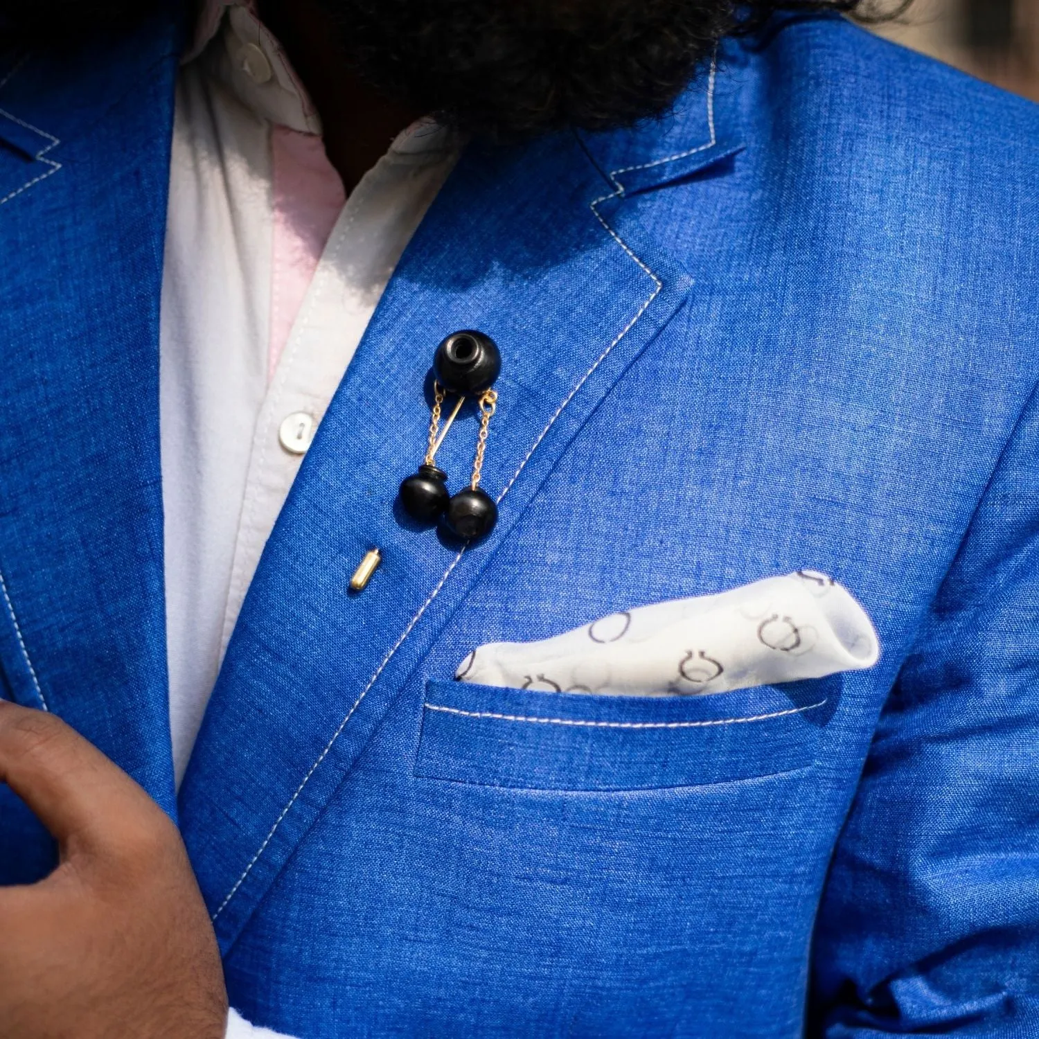 Artistic Lapelpin | Conceptual Jewellery | Hand-crafted | 22kt Gold Plated
