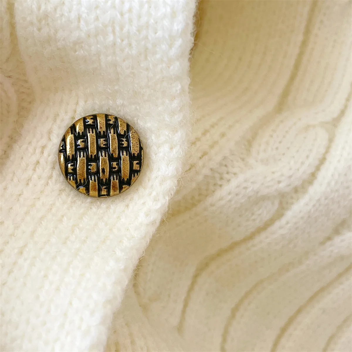 Lace Collar Beaded Pleated Cardigan