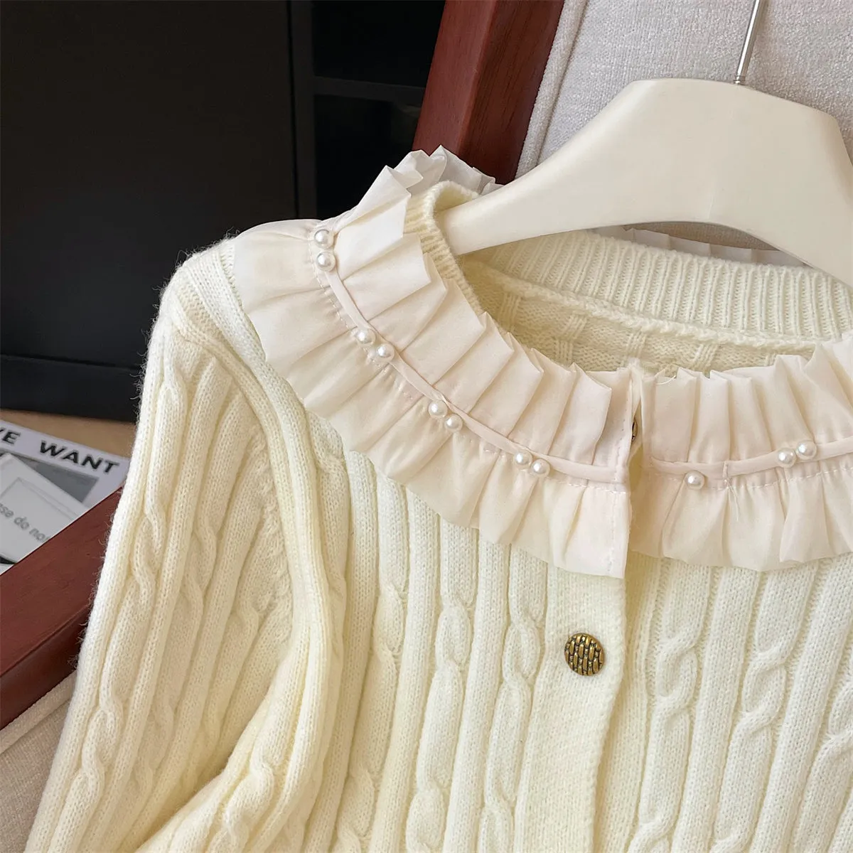 Lace Collar Beaded Pleated Cardigan