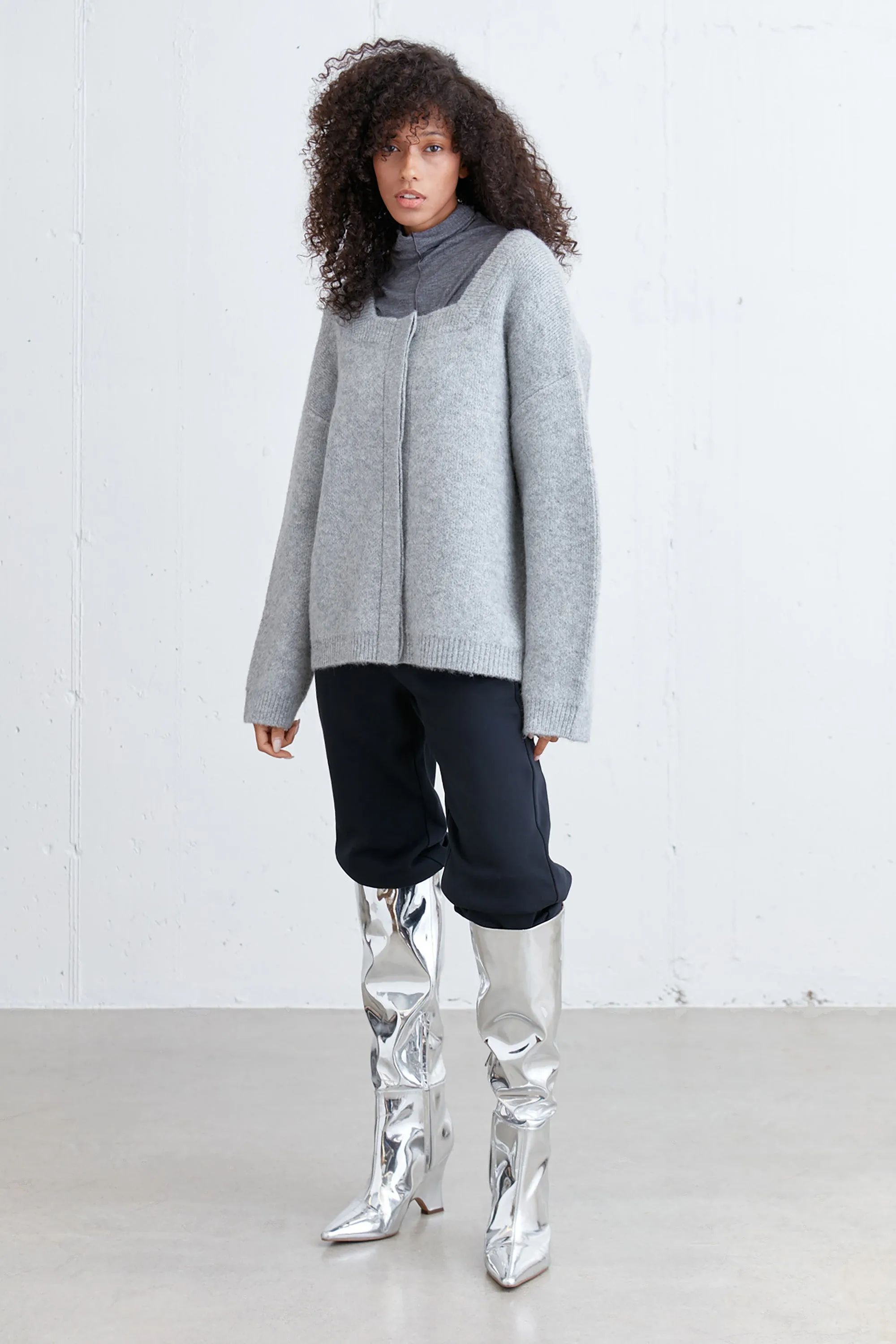 SQUARE NECK CARDIGAN