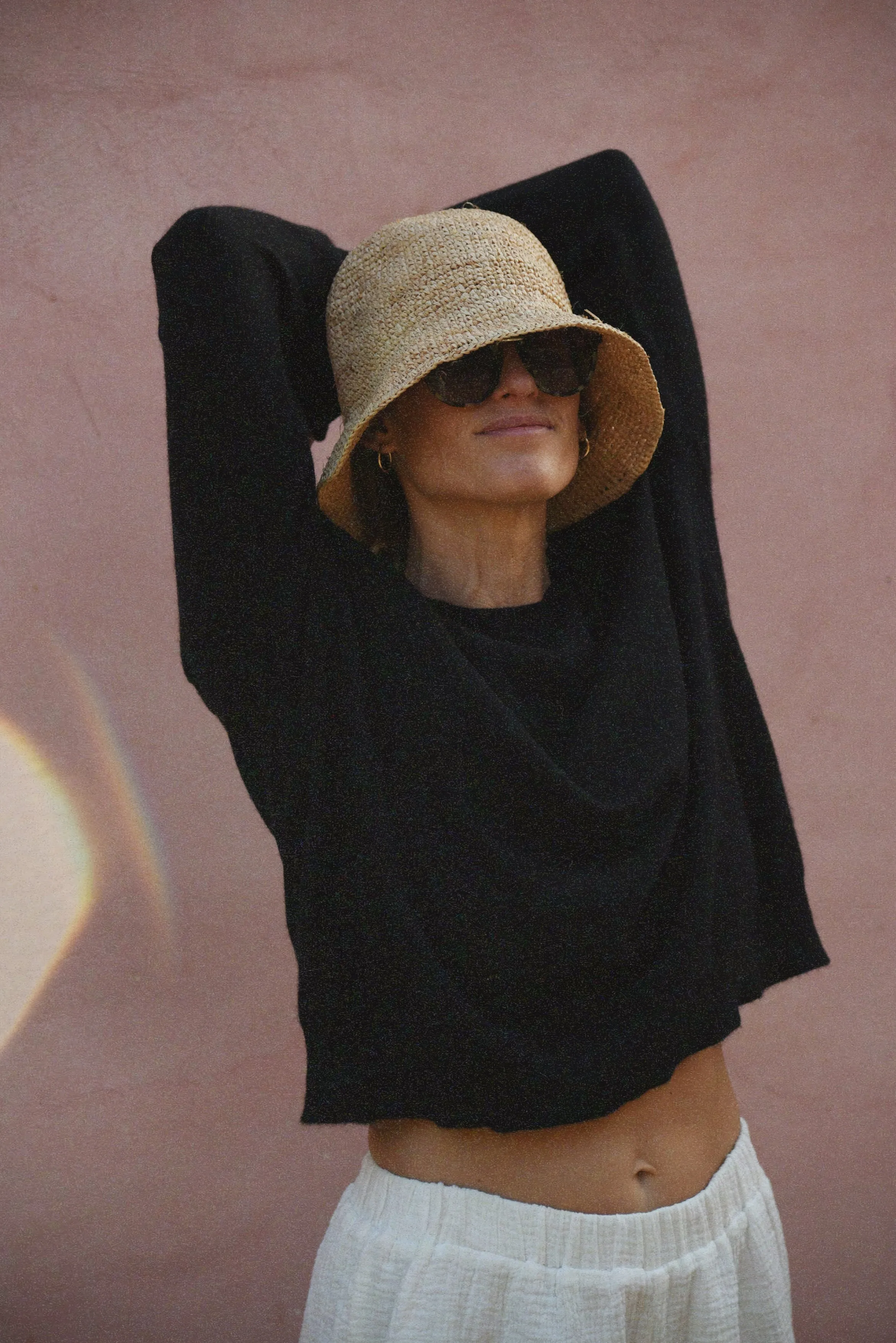The Cashmere Cove Crew Neck // Noir
